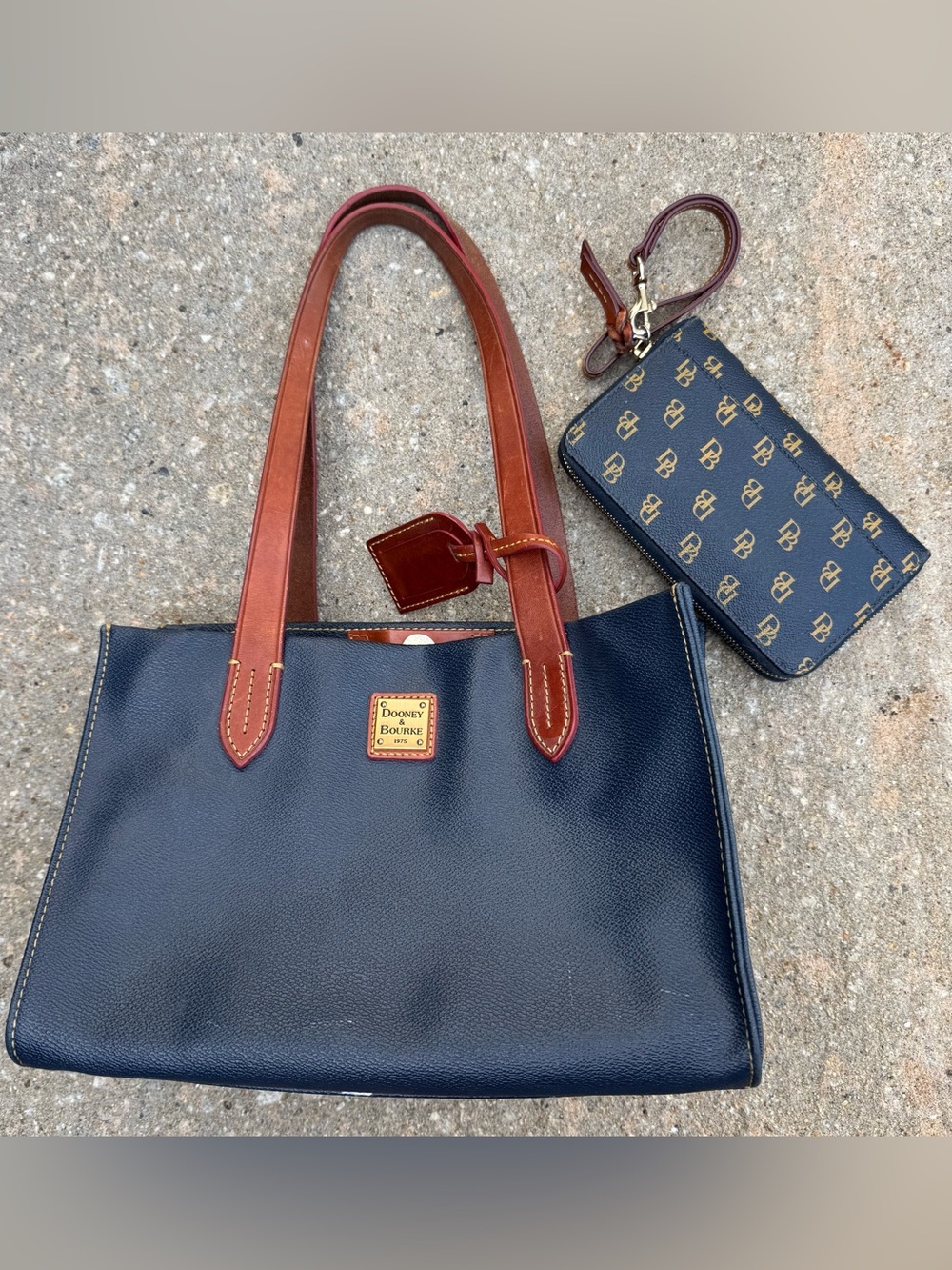 DOONEY & BOURKE Pebble Grain Leather Shoulder Purse Tote Bag Blue Pockets